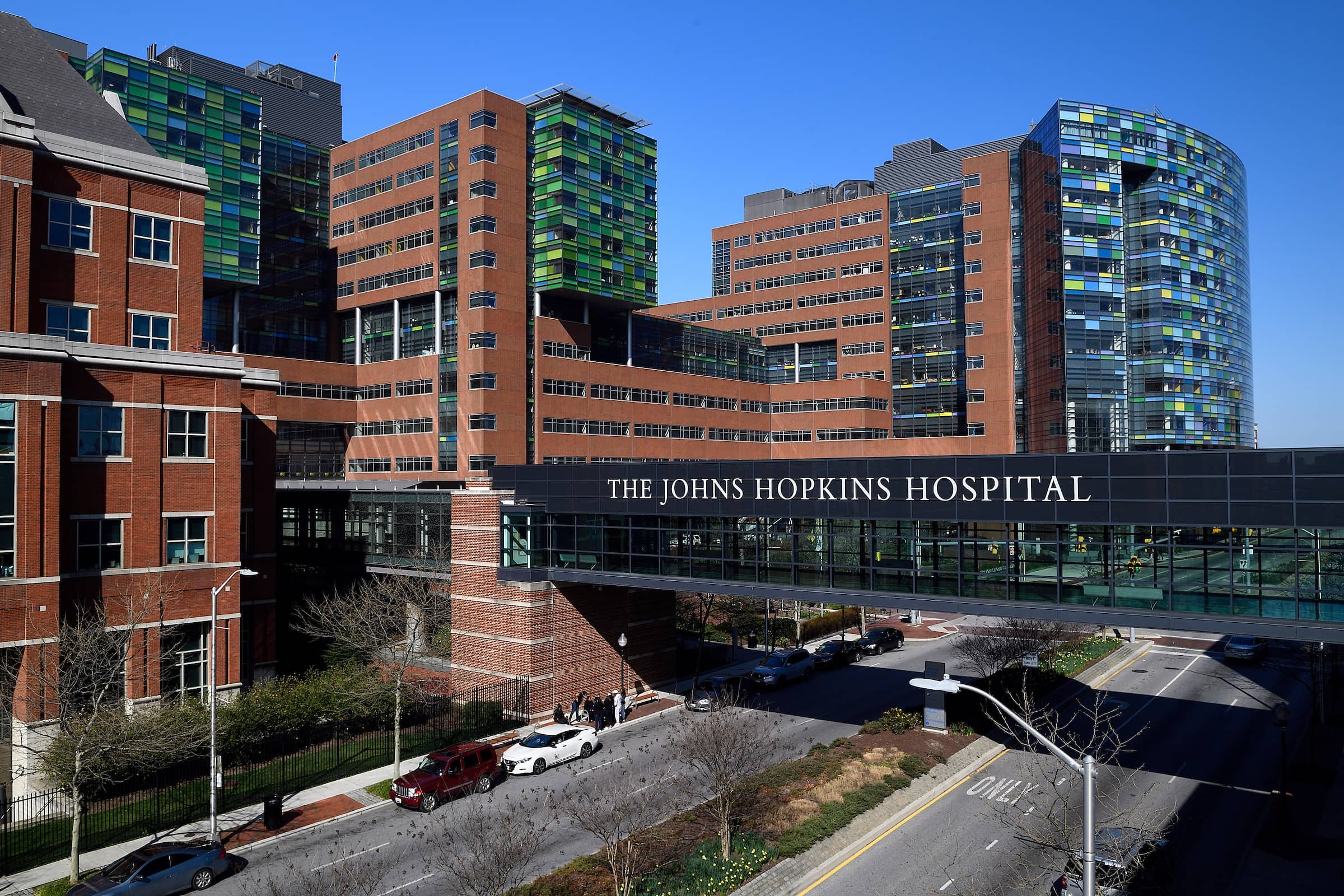 Exterior view of The Johns Hopkins Hospital with skybridge